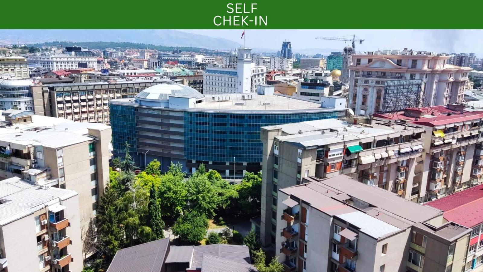 Sky View Luxury Center Skopje Apartments Bagian luar foto