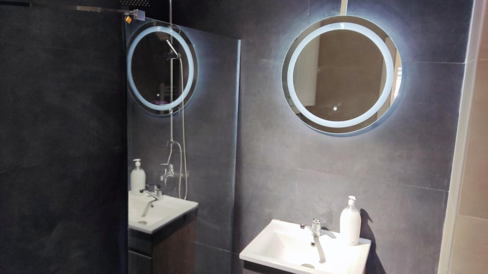Sky View Luxury Center Skopje Apartments Bagian luar foto